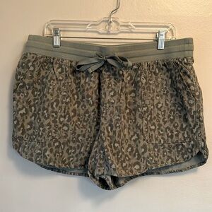 Maurices - Olive Leopard Print Cotton Shorts - size L